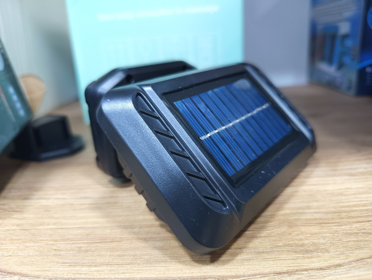 Rechargeable solar wall light model 670 چراغ دیواری خورشیدی شارژی مدل 670