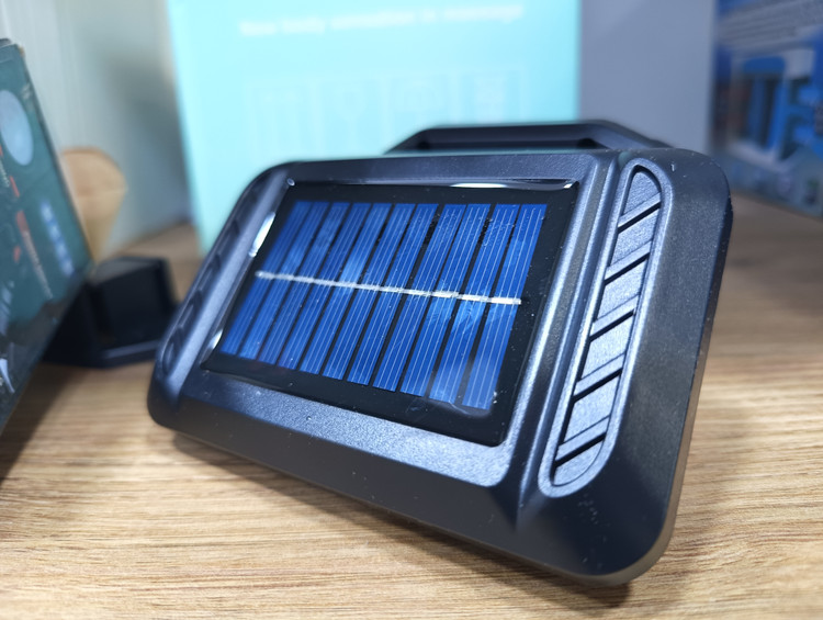 Rechargeable solar wall light model 670 چراغ دیواری خورشیدی شارژی مدل 670