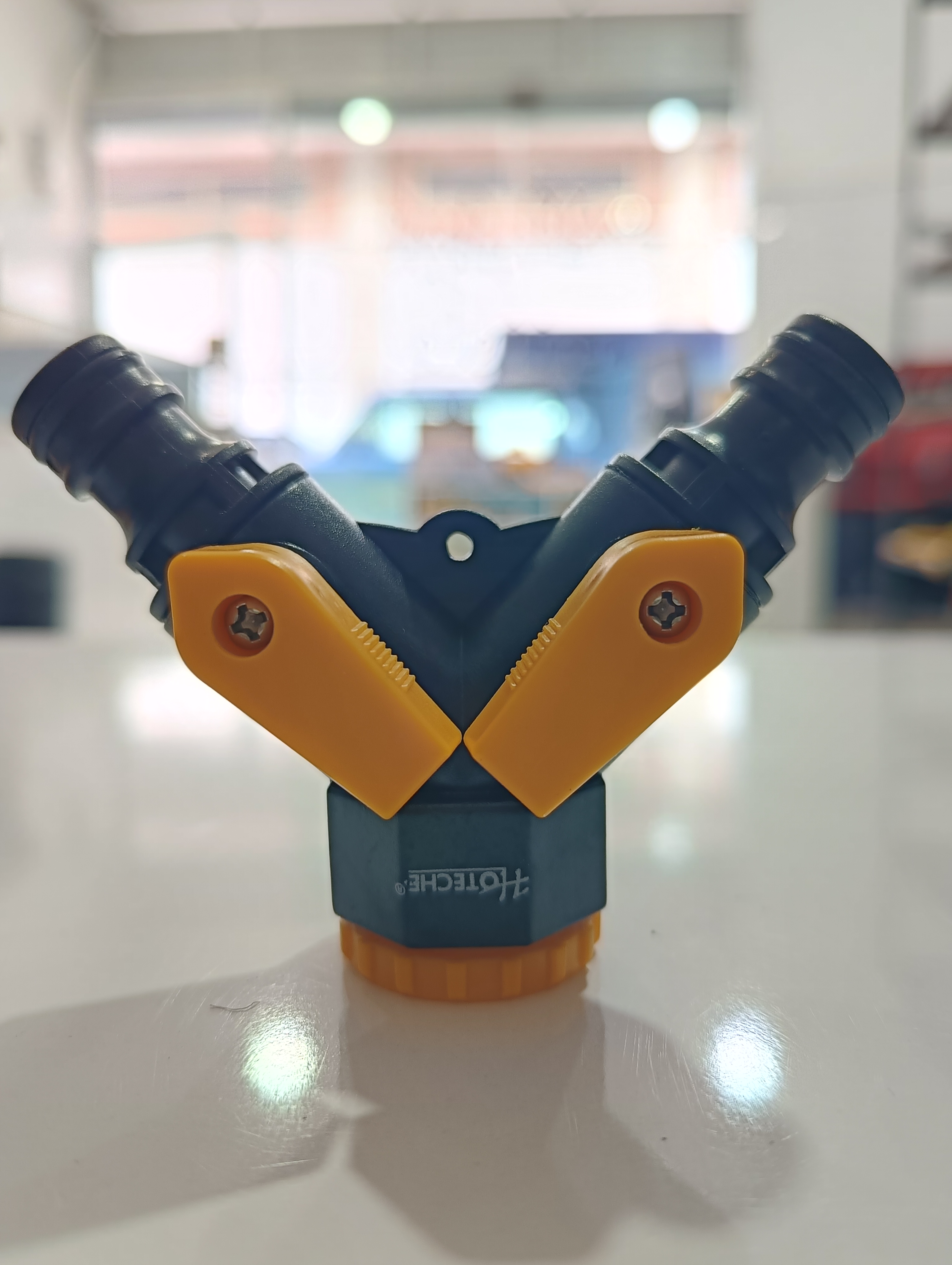Hoteche three-way faucet connector (code 371116) Converts the faucet into two branches with separate control اتصال‌ دهنده سه‌ راهی شیر آب Hoteche (کد 371116)  تبدیل شیر به دو شاخه با کنترل مجزا